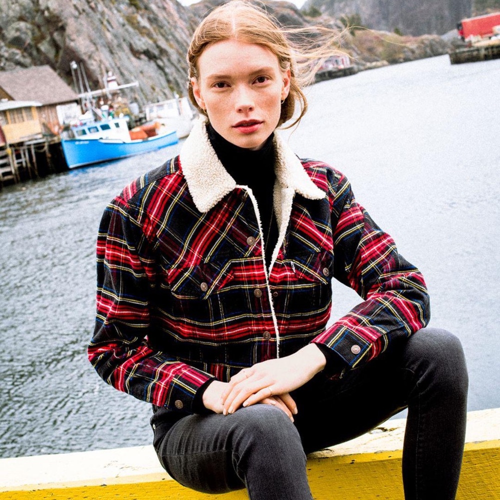 Levi’s CROPPED CORDUROY TRUCKER JACKET